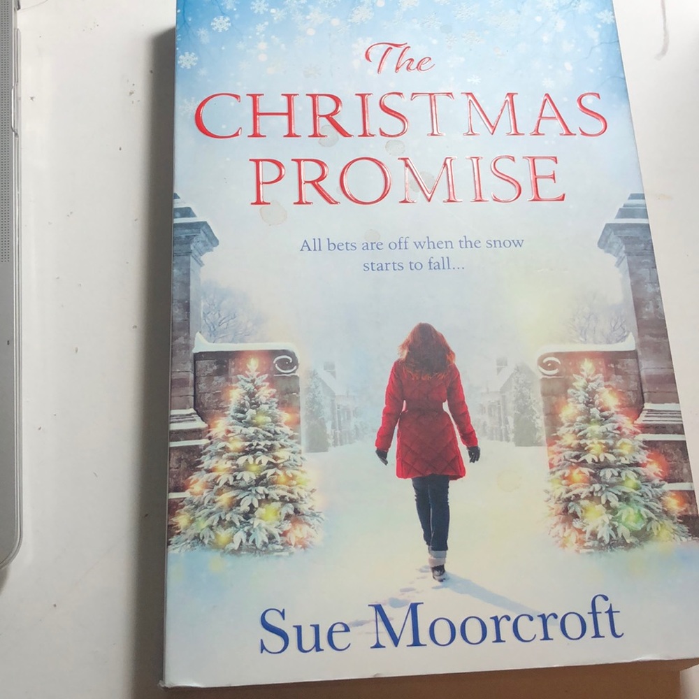 The Christmas Promise Book by Sue Moorcroft